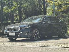 BMW 5 Series 530Li Luxury M Sport Package - ფოტო 1