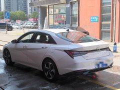 Hyundai Elantra 1.5L CVT Luxury - ფოტო 5