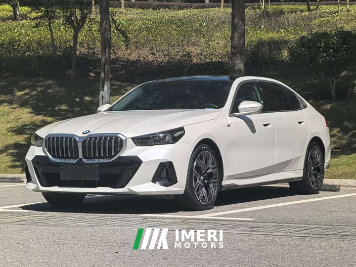 BMW 5 Series 530Li Luxury M Sport Package - ავტომობილი ჩინეთიდან