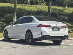BMW 5 Series 530Li Luxury M Sport Package - ფოტო 11