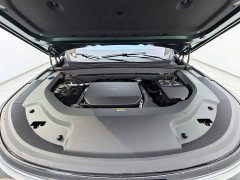 Li Auto L9 Pro - ფოტო 18