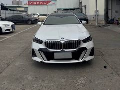 BMW 5 Series 530Li Luxury M Sport Package - ფოტო 2