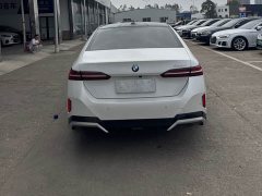 BMW 5 Series 530Li Luxury M Sport Package - ფოტო 4