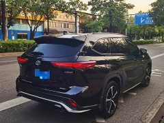 Toyota Crown Venza 2021 2.5L HEV AWD Luxury - ფოტო 4