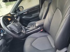 Toyota Crown Venza 2021 2.5L HEV AWD Luxury - ფოტო 7