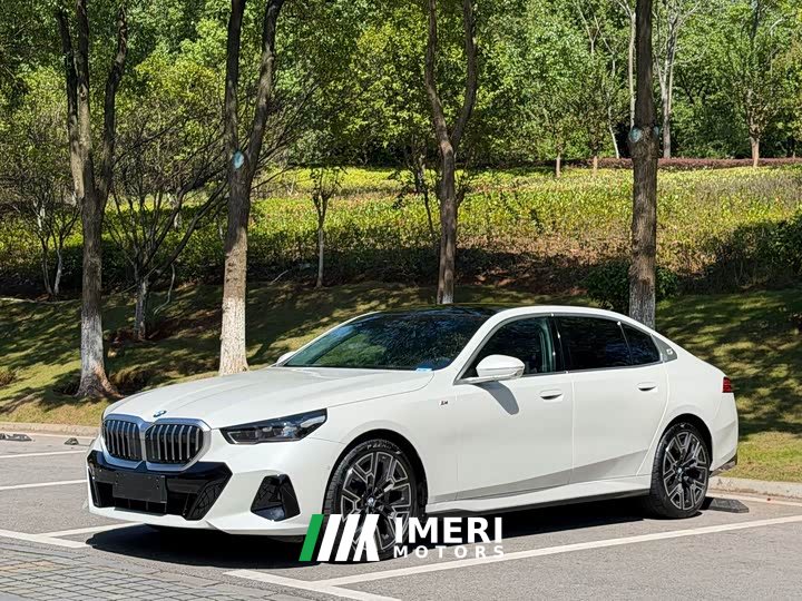 BMW 5 Series 530Li Luxury M Sport Package - ავტომობილი ჩინეთიდან