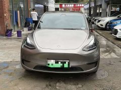 Tesla Model Y Rear-Wheel Drive - ფოტო 2