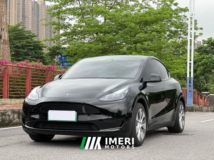 Tesla Model Y Facelift Rear-Wheel Drive