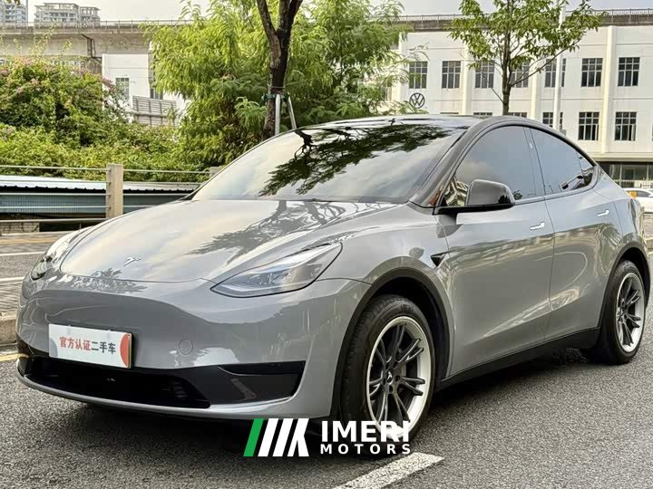 Tesla Model Y Rear-Wheel Drive