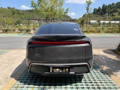Tesla Model Y Rear-Wheel Drive - ფოტო 4