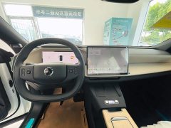 Volvo XC70 Plug-in Hybrid Two-Wheel Drive Long Range Core - ფოტო 16