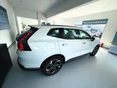 Volvo XC70 Plug-in Hybrid Two-Wheel Drive Long Range Core - ფოტო 7