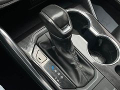 Toyota Crown Venza 2.5L HEV AWD Premium - ფოტო 18