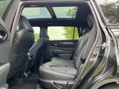 Toyota Crown Venza 2.5L HEV AWD Premium - ფოტო 6