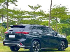 Toyota Crown Venza 2.5L HEV AWD Premium - ფოტო 7