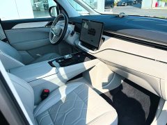 Volvo EM90 2025 Ultra Six-Seater - ფოტო 9