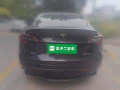 Tesla Model Y Rear-Wheel Drive - ფოტო 3