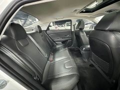 Hyundai Elantra 1.5L CVT Luxury - ფოტო 14