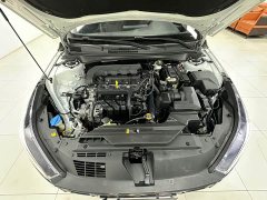 Hyundai Elantra 1.5L CVT Luxury - ფოტო 20