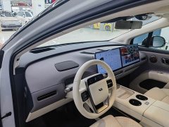 Li Auto i8 Standard Edition - ფოტო 12