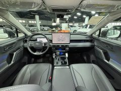 Toyota RAV4 2.0L AWD Luxury - ფოტო 12