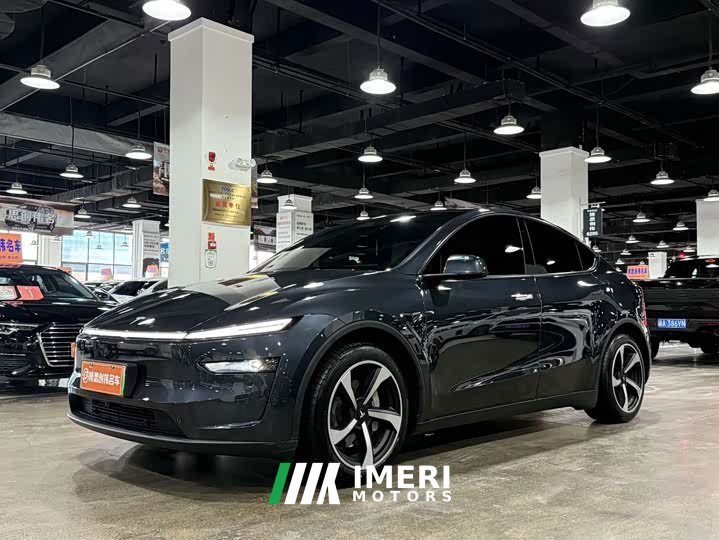 Tesla Model Y Facelift Long Range All-Wheel Drive