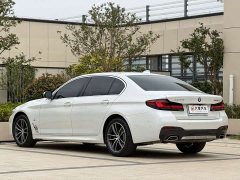 BMW 5 Series 525Li M Sport Package - ფოტო 10