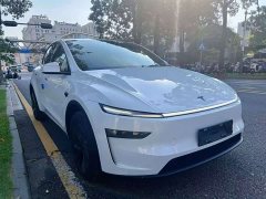 Tesla Model Y Rear-Wheel Drive - ფოტო 1