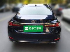 Lexus ES 200 Premium Edition - ფოტო 3