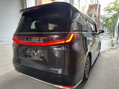 Lexus LM 350h - ფოტო 14