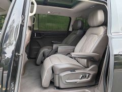 Volkswagen Viloran 380TSI Prestige - photo 11