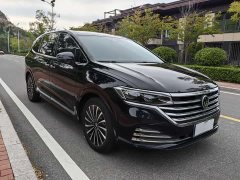 Volkswagen Viloran 380TSI Prestige - photo 4