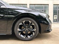 Honda Civic Hatchback 240 Turbo CVT Sharp Edition - ფოტო 5