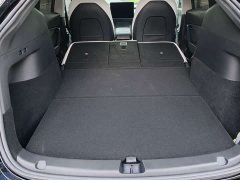 Tesla Model Y Long Range All-Wheel Drive - ფოტო 17