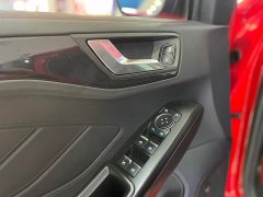 Ford Focus Hatchback EcoBoost 180 Automatic ST Line - ფოტო 11