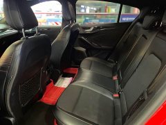 Ford Focus Hatchback EcoBoost 180 Automatic ST Line - ფოტო 15