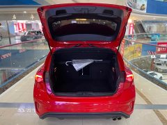Ford Focus Hatchback EcoBoost 180 Automatic ST Line - ფოტო 17