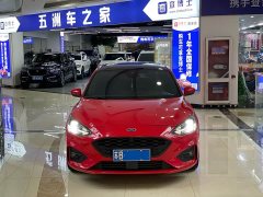 Ford Focus Hatchback EcoBoost 180 Automatic ST Line - ფოტო 2