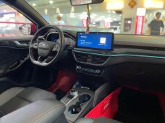 Ford Focus Hatchback EcoBoost 180 Automatic ST Line - ფოტო 5