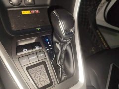 Toyota RAV4 2.0L CVT FWD 20th Anniversary Platinum Edition - ფოტო 15