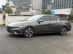 Hyundai Elantra 2023 1.5L CVT Luxury - ფოტო 1