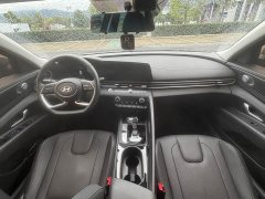 Hyundai Elantra 2023 1.5L CVT Luxury - ფოტო 11