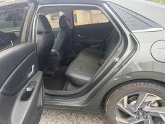 Hyundai Elantra 2023 1.5L CVT Luxury - ფოტო 4