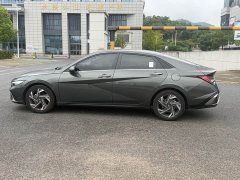 Hyundai Elantra 2023 1.5L CVT Luxury - ფოტო 6
