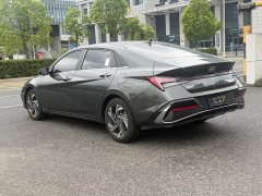 Hyundai Elantra 2023 1.5L CVT Luxury - ფოტო 8