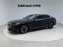 BMW 5 Series 530Li Luxury M Sport Package - ფოტო 1