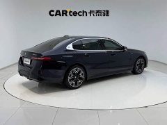 BMW 5 Series 530Li Luxury M Sport Package - ფოტო 11