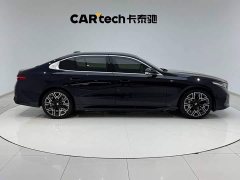 BMW 5 Series 530Li Luxury M Sport Package - ფოტო 12