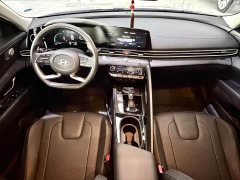 Hyundai Elantra 1.5L CVT Luxury - photo 15