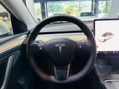 Tesla Model Y Standard Range RWD - ფოტო 11